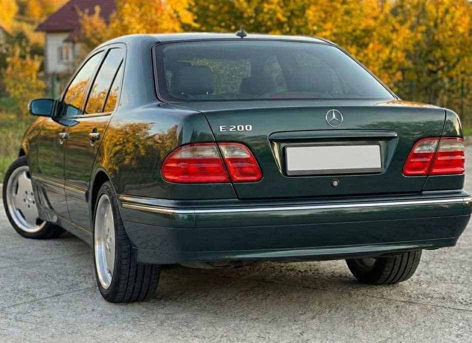 Mercedes-Benz E
