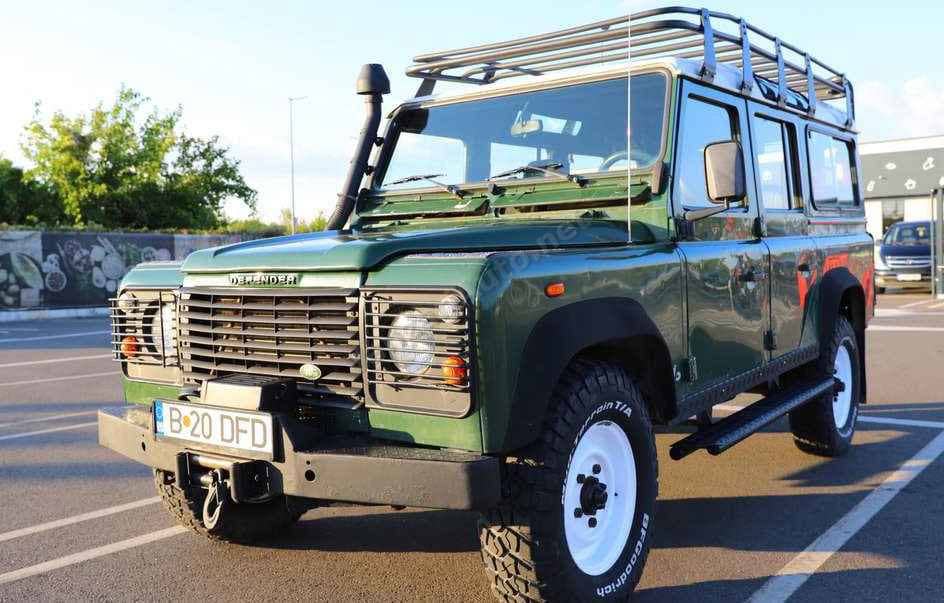 Land Rover Defender
