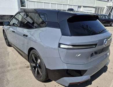 BMW iX