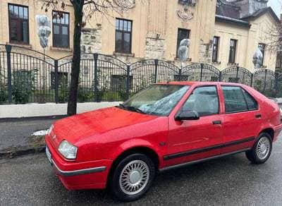 Renault 19