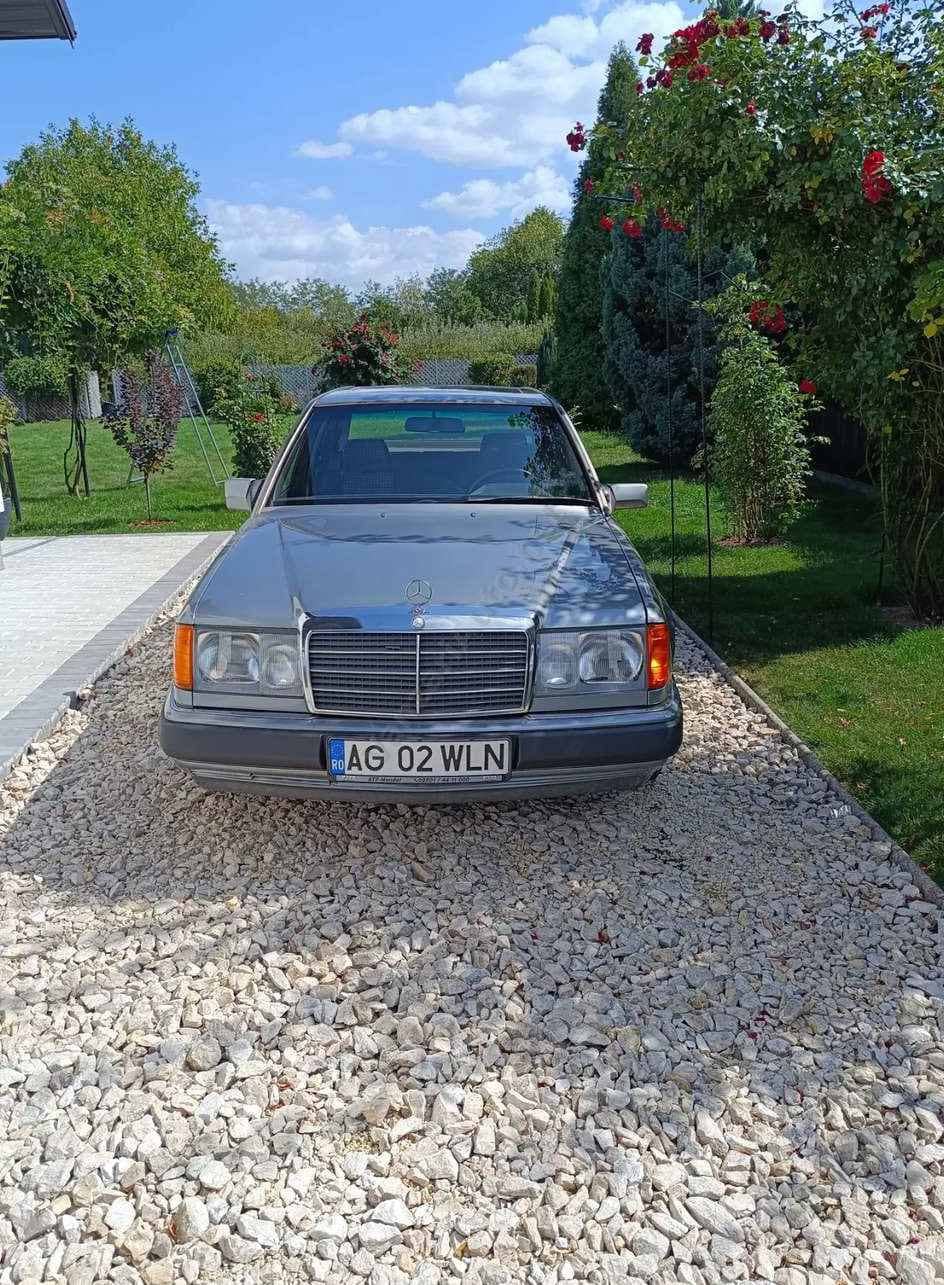Mercedes-Benz W124