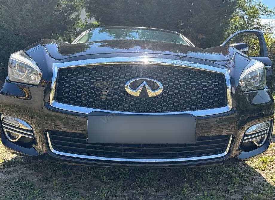 Infiniti Q70