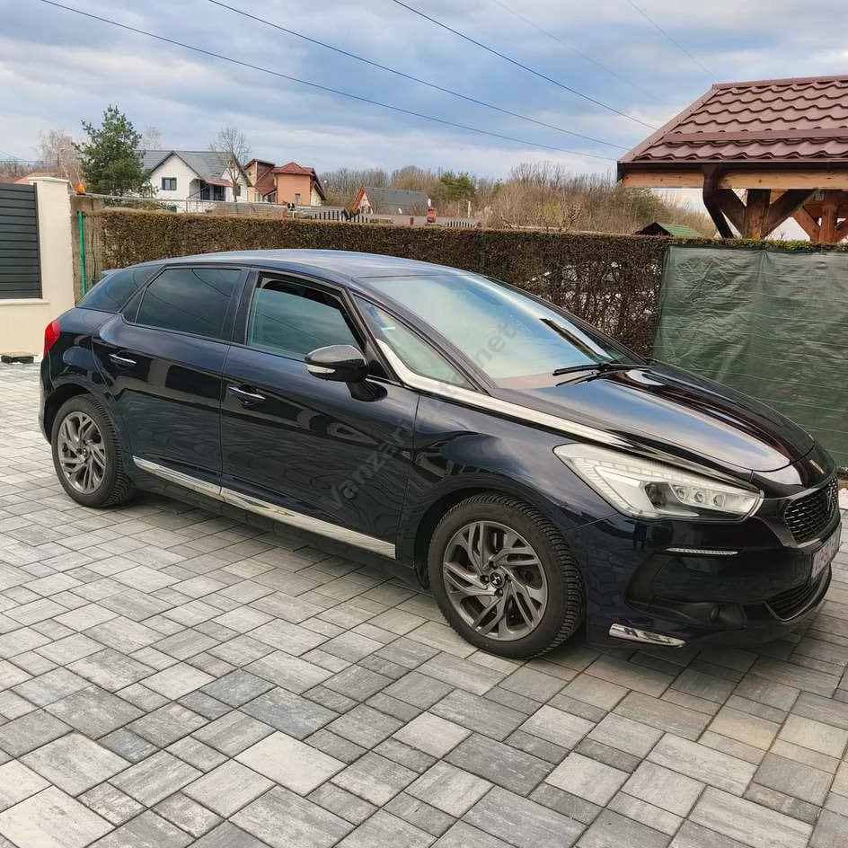 DS Automobiles DS 5