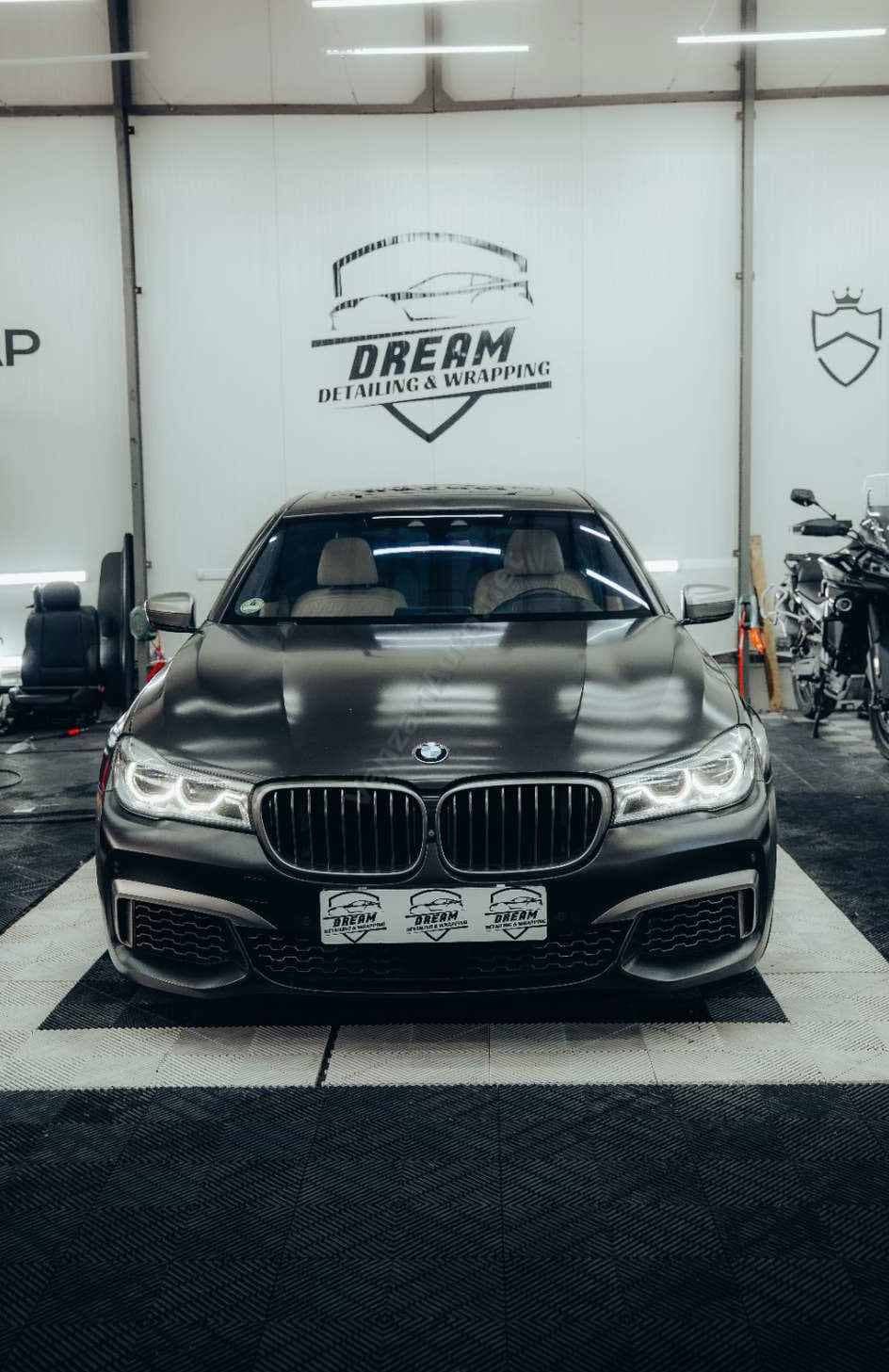BMW M7