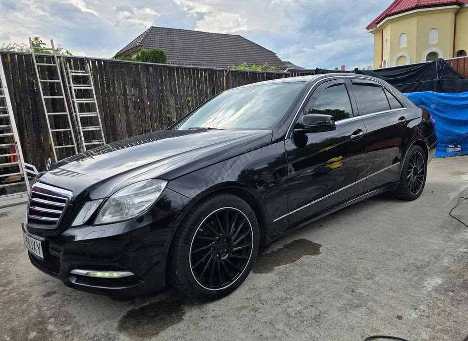 Mercedes-Benz E