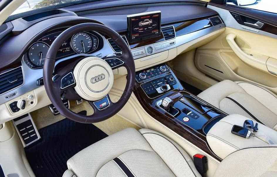 Audi S8