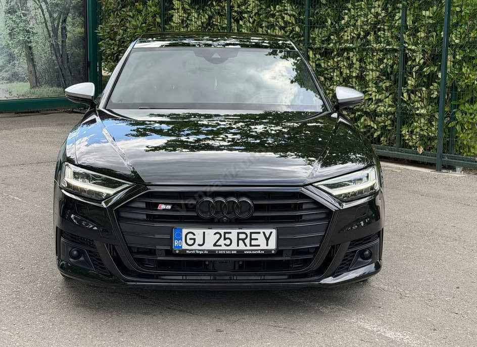 Audi S8