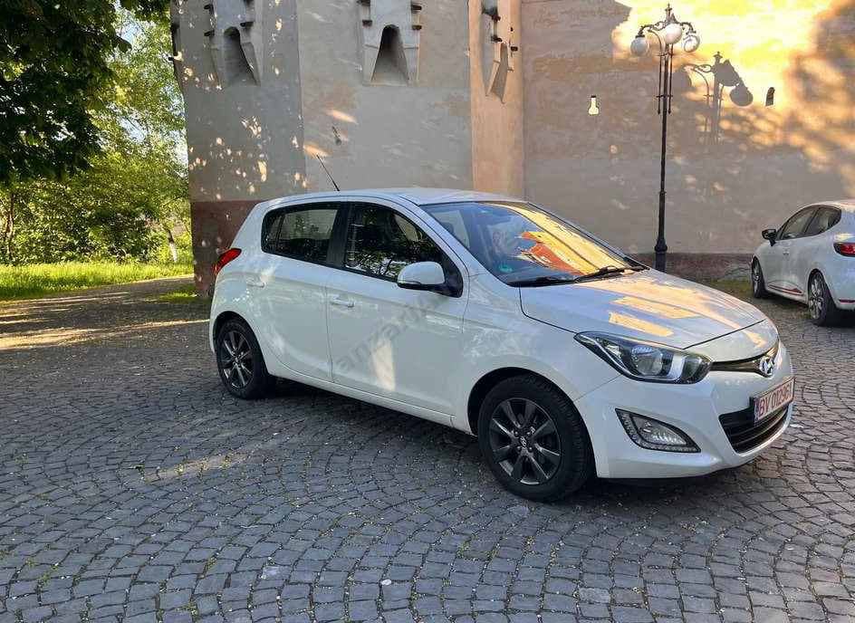 Hyundai i20