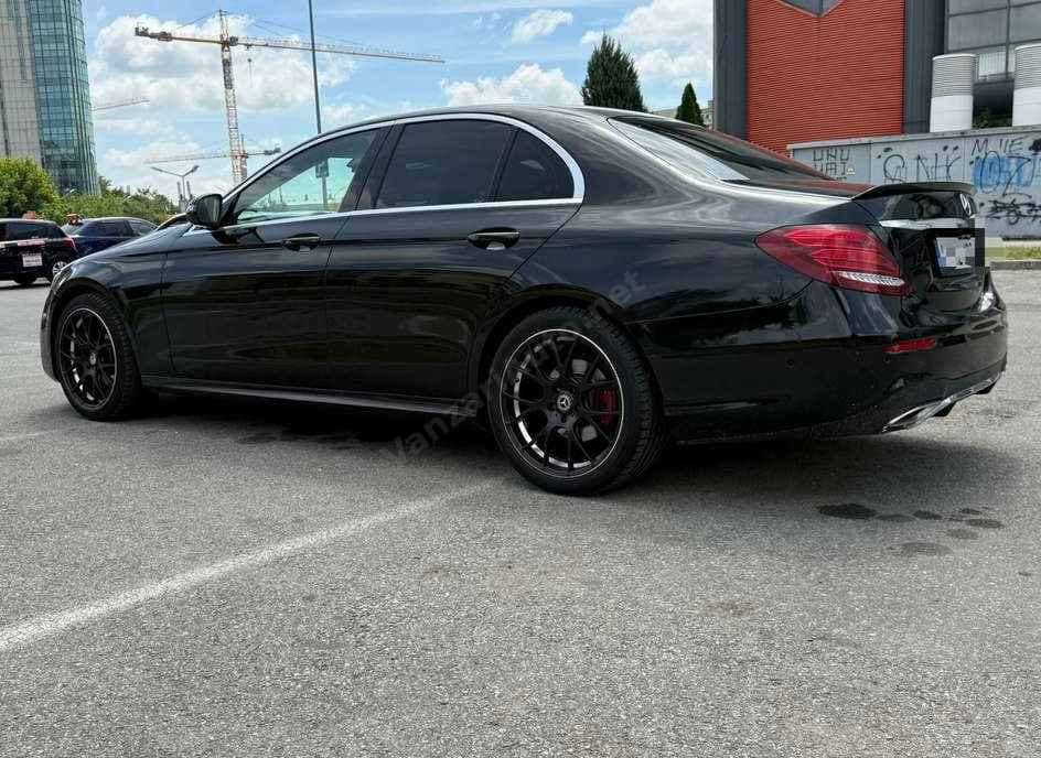 Mercedes-Benz E