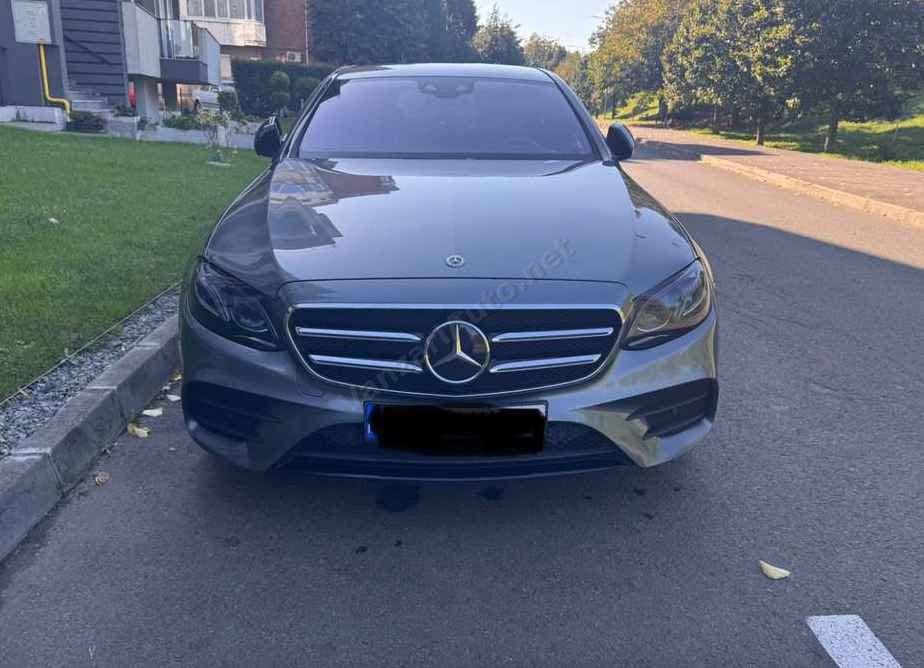 Mercedes-Benz E