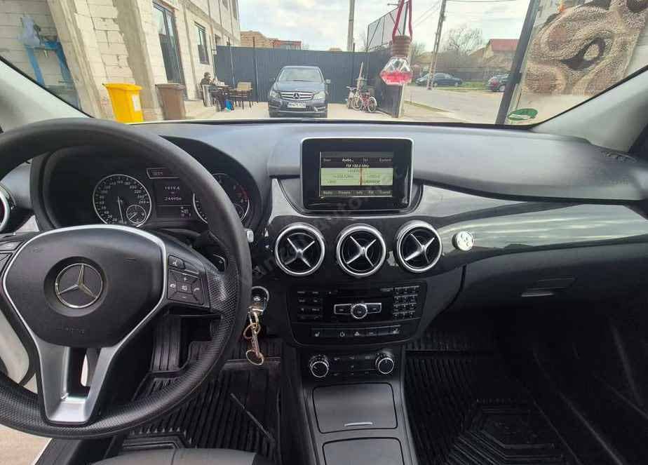 Mercedes-Benz B