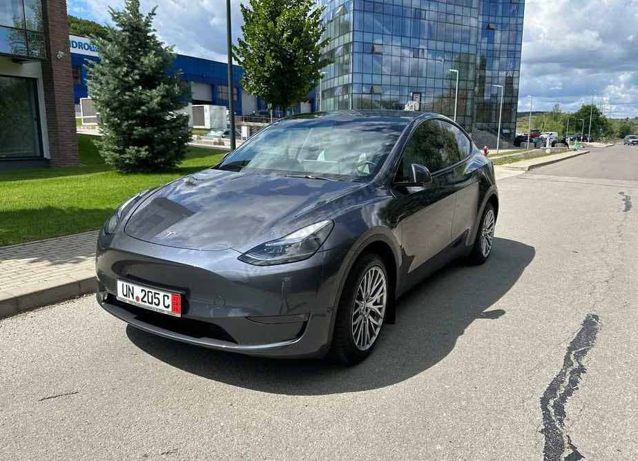 Tesla Model Y