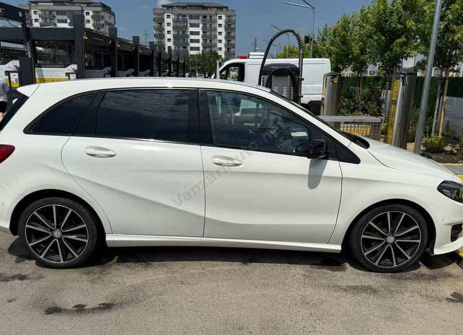 Mercedes-Benz B