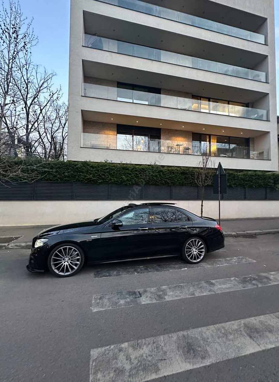 Mercedes-Benz E