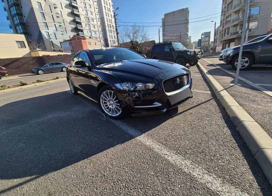 Jaguar XE