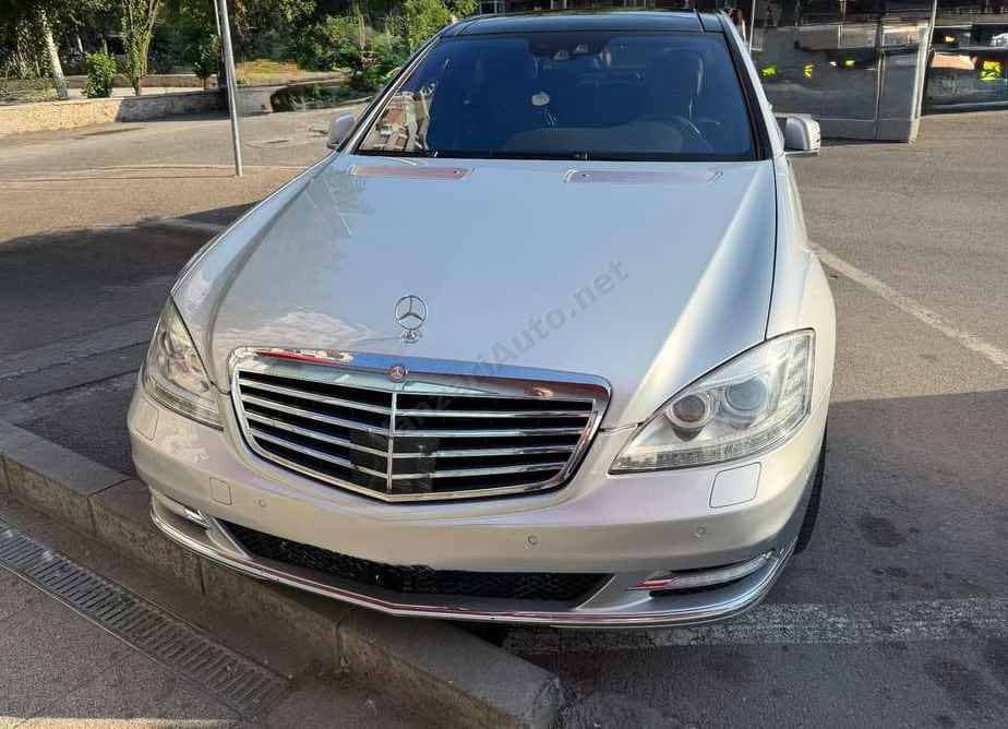Mercedes-Benz S