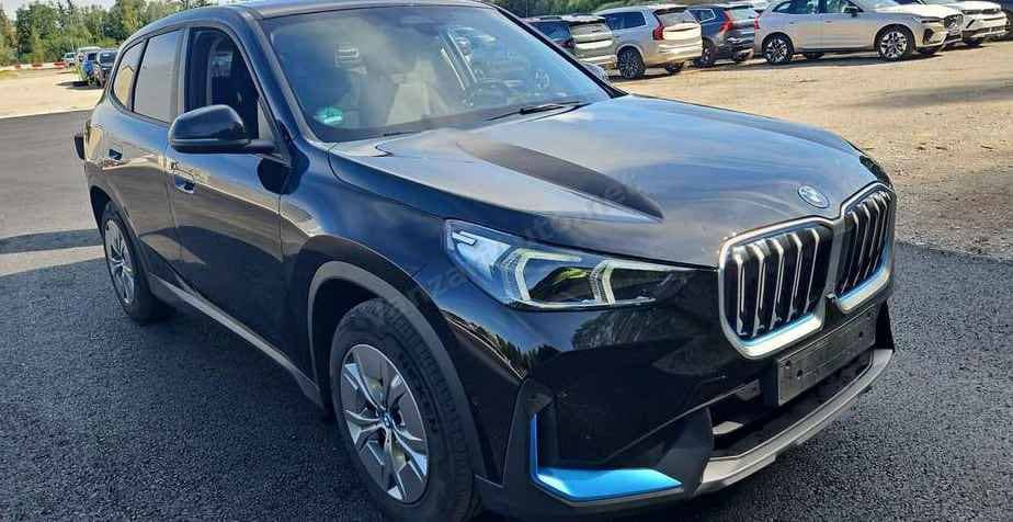 BMW iX1