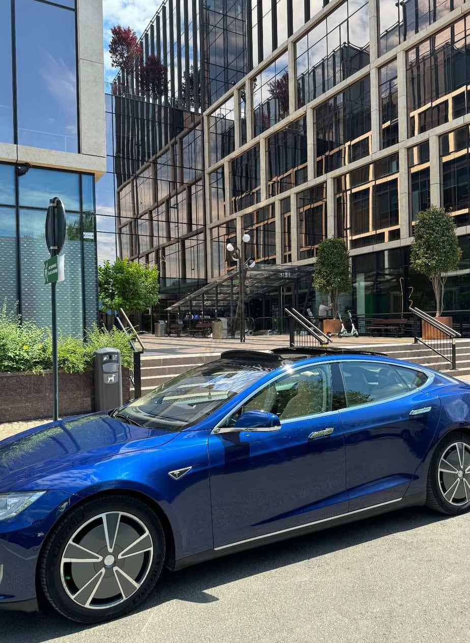 Tesla Model S
