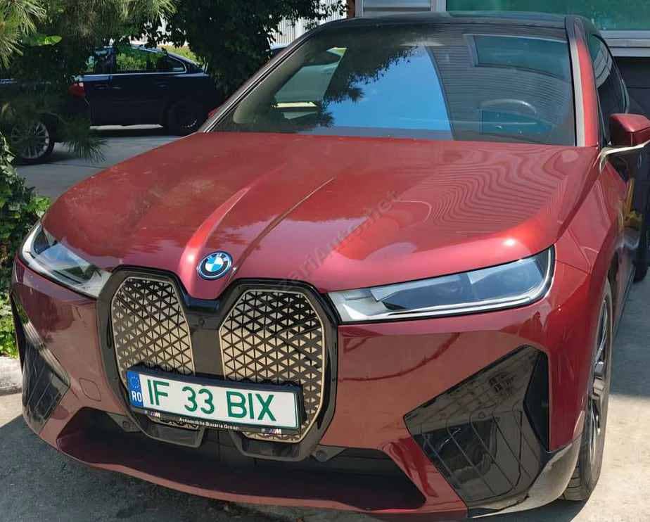 BMW iX