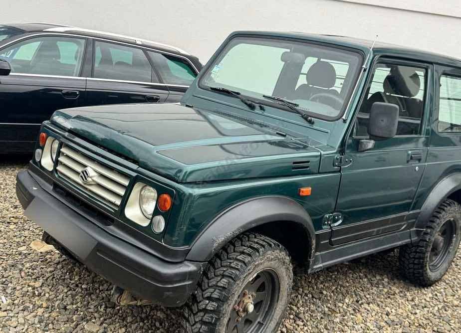 Suzuki Samurai