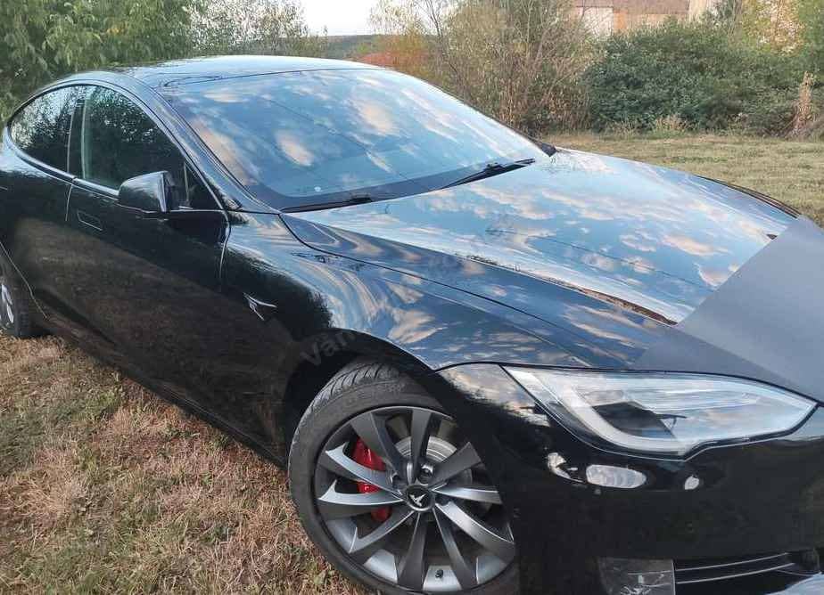 Tesla Model S