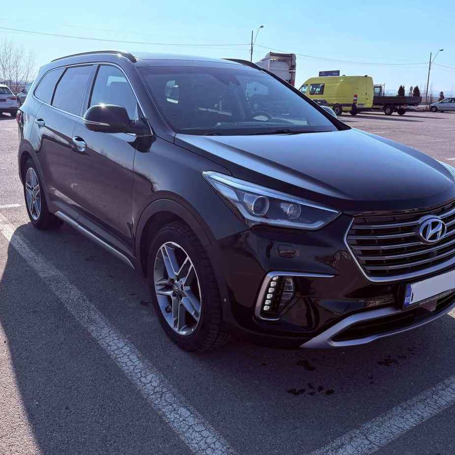 Hyundai Grand Santa Fe