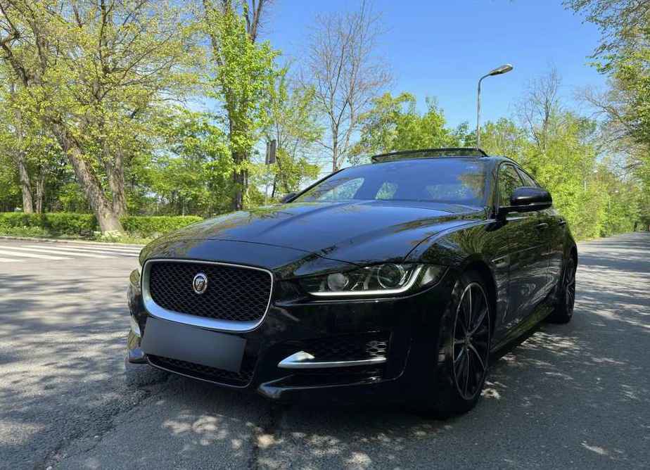Jaguar XE