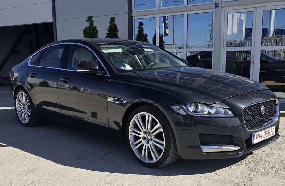 Jaguar XF