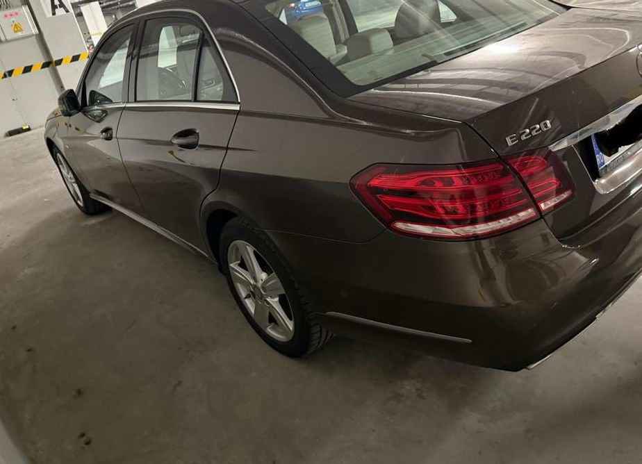 Mercedes-Benz E