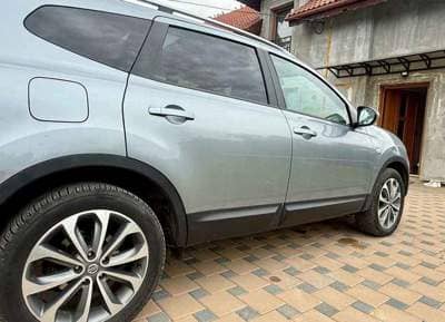 Nissan Qashqai+2