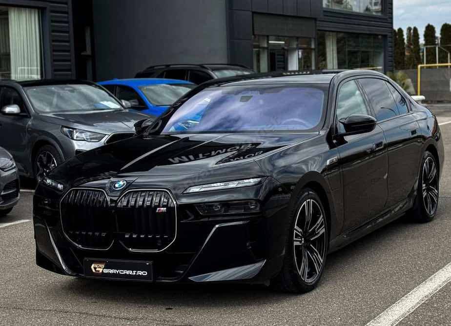 BMW M7