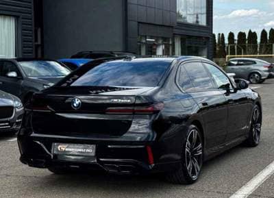 BMW M7